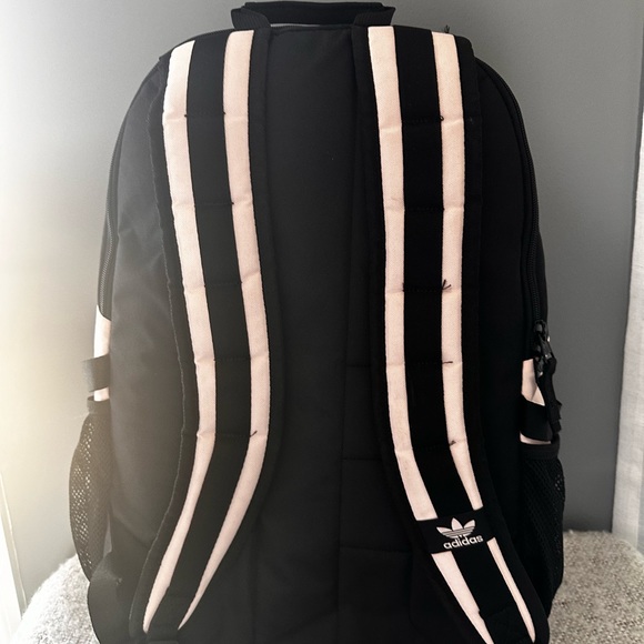 Adidas women/girls backpack - Picture 2 of 4